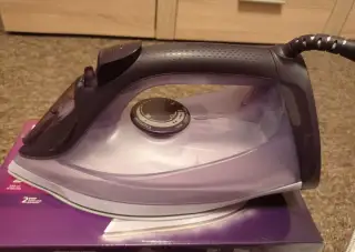 Napařovací žehlička Philips DST6009/30 (nová)