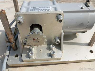 Indukční motor NISSEI 25W s převodovkou 20:1