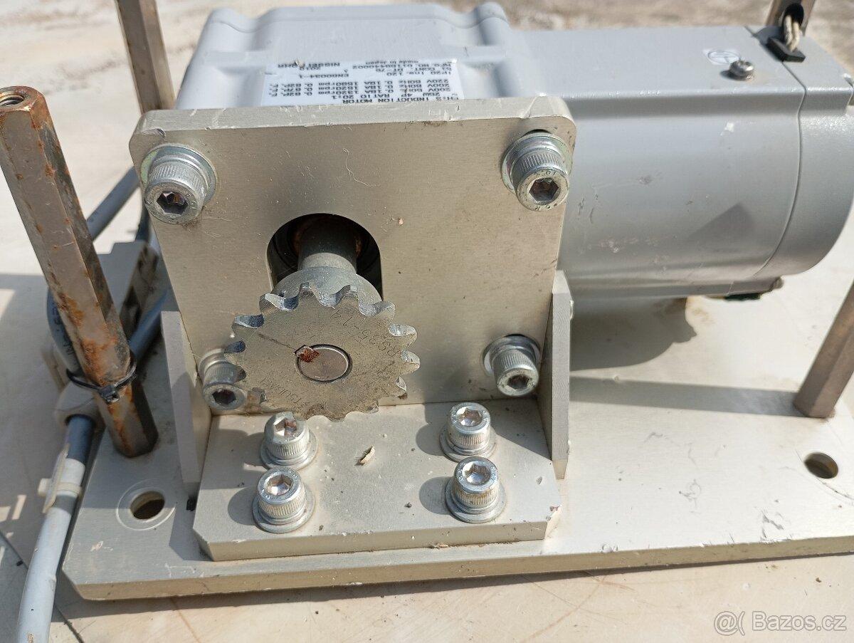 Indukční motor NISSEI 25W s převodovkou 20:1