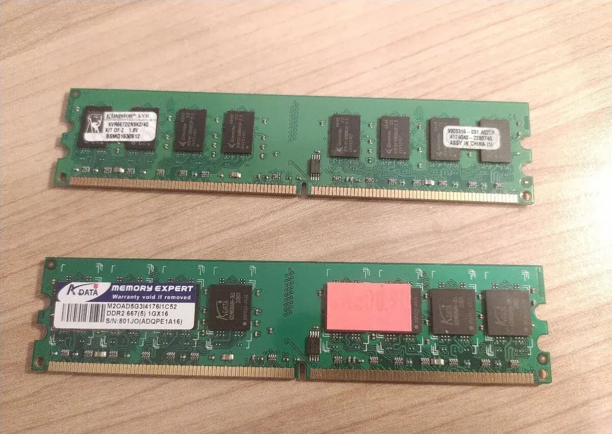 2x 1GB DDR2 RAM