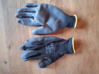 Pracovní rukavice pogumované