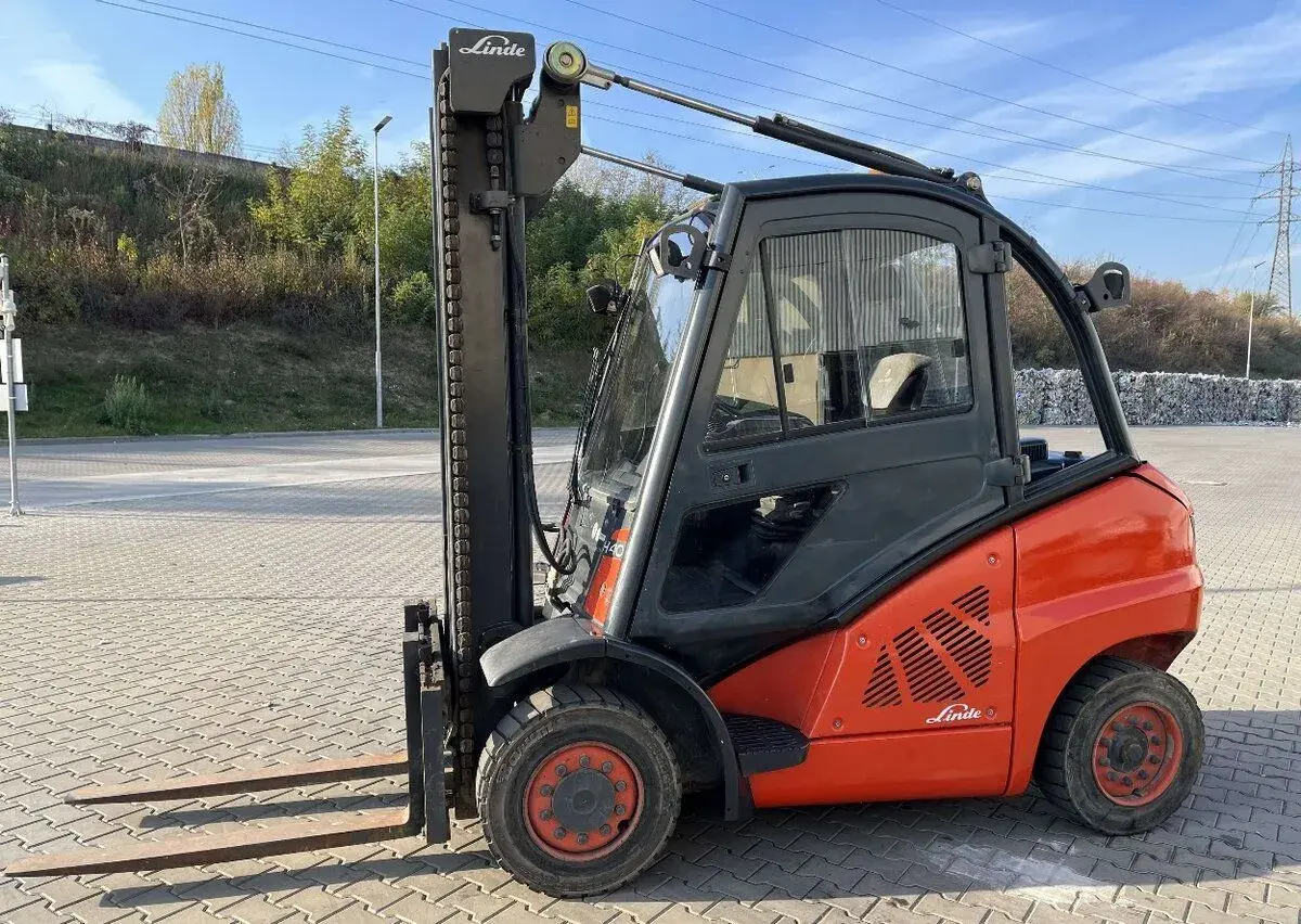 Vysokozdvižný vozík Linde 4t, r.v. 2009, diesel