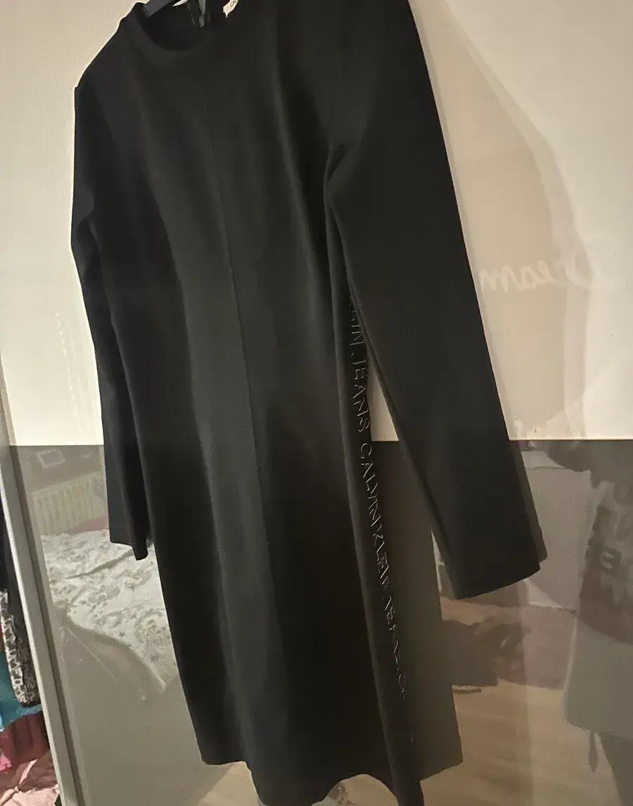 Elegantní šaty CK