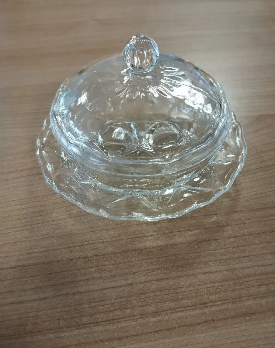 Křišťálová cukřenka