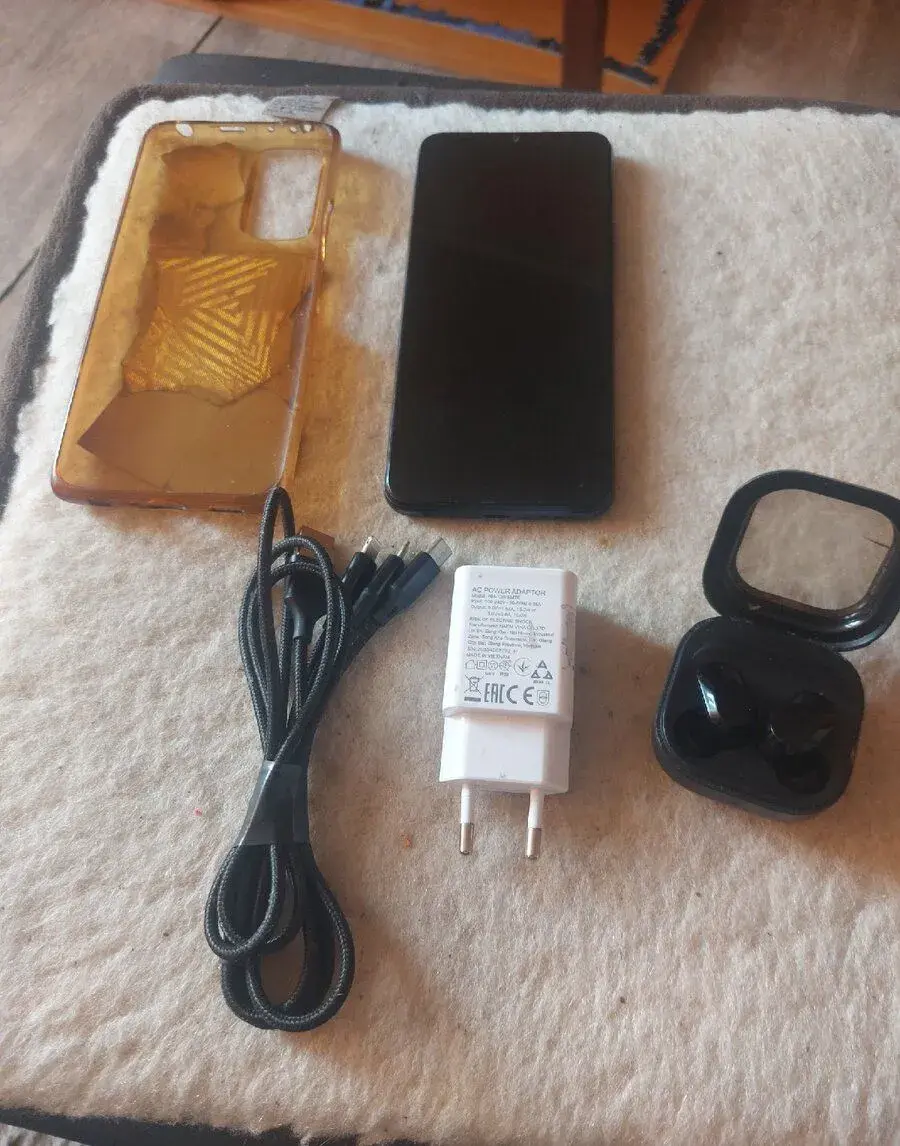 Chytrý telefon Vivo Y725G Graphite Black 8GB/128GB