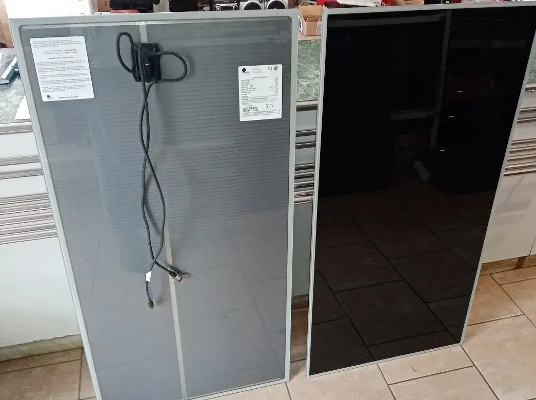 Amorfní solární panely celoskleněné 75W.