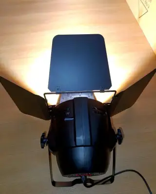 4 ks NOVÉ COB LED světla s klapkami