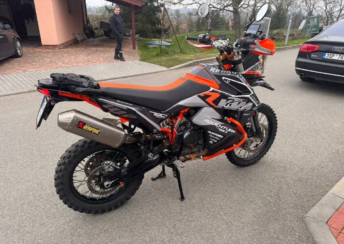 KTM 790 Adventure R – stav nové moto (8000km), podvozek