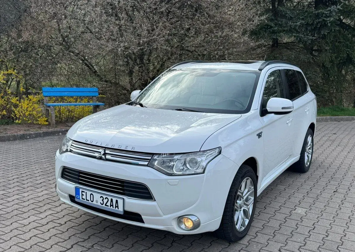 Mitsubishi Outlander – 2013, 233 000 km