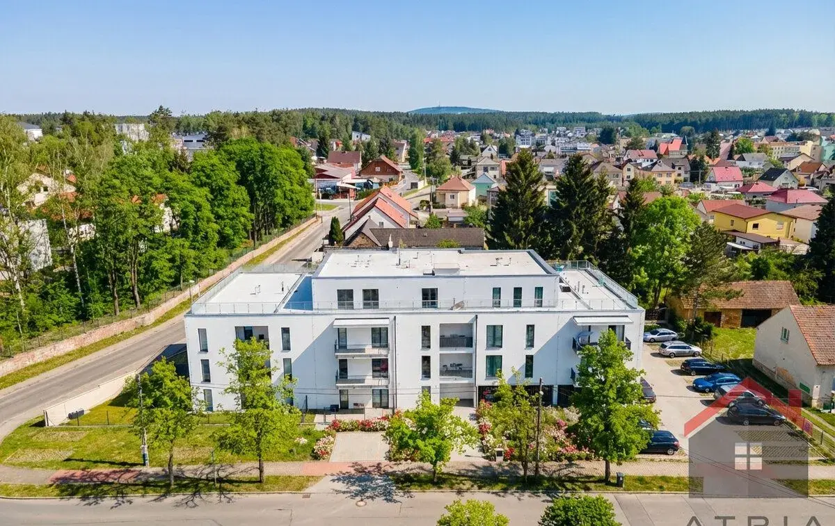 4+kk byt 109 m2, terasa 225m2, Třemošná, ul. Školní