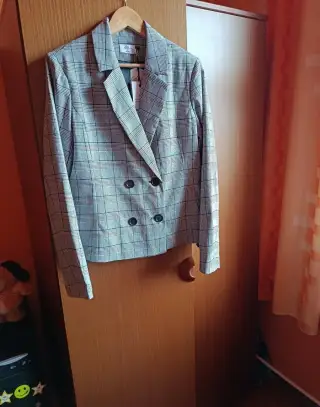 Nenošené sako vel.40 za 100,- Kč