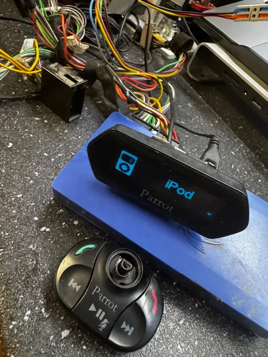 Bluetooth handsfree Parrot mki 9100
