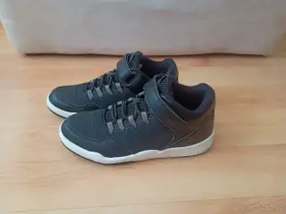 Chlapecká obuv celoroční, top stav Zn.Vty, vel.37
