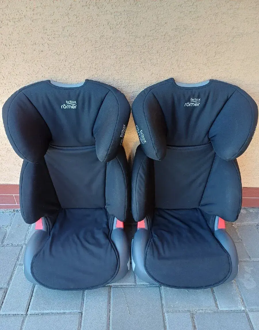 Dvě autosedačky Britax Römer Adventure (15–36 kg)