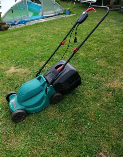 Bosch Rotak 320 elektrická sekačka