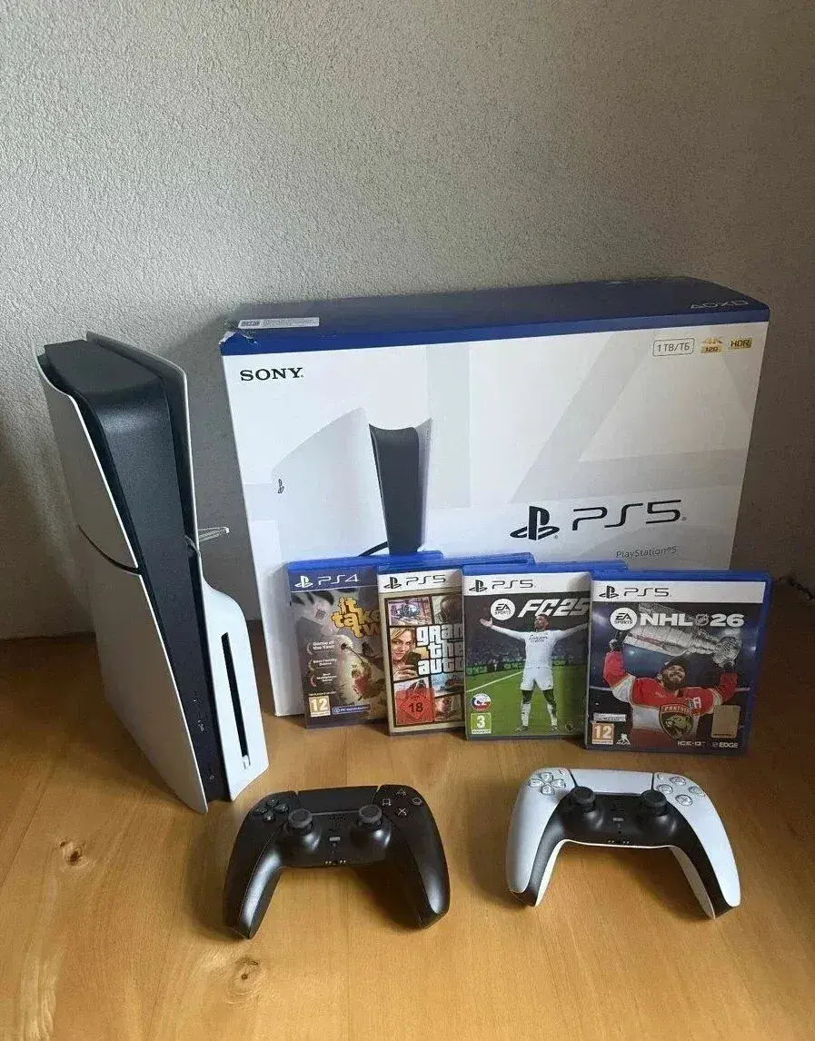 PlayStation 5 Slim + 2 ovládače + 5 hry