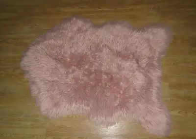 Pratelná umělá kožešina s vysokým vlasem 76 x 57 cm