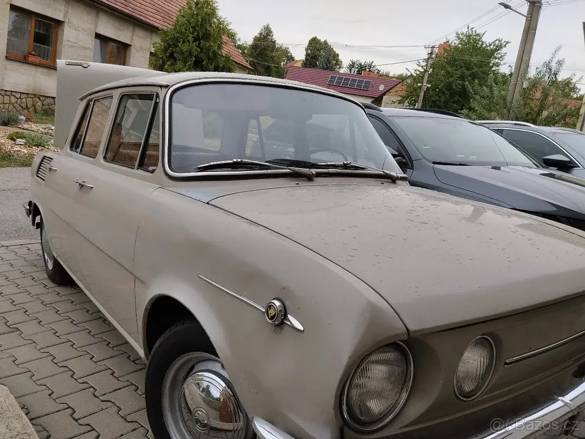 Škoda 100