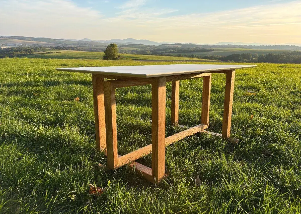 Autorský designový stolek | Jasan & Calacatta Olympus