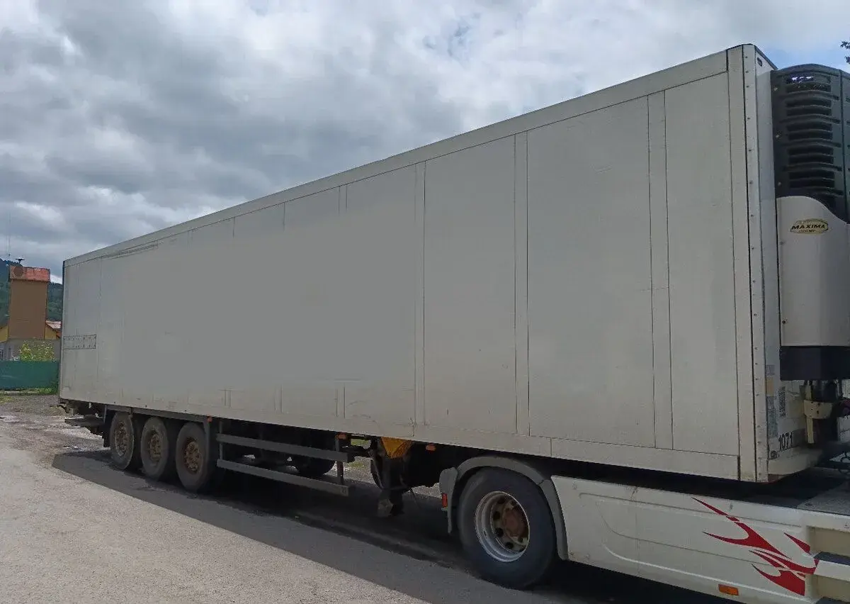 pronájem prostor 32,5 m2 sklad, garáž