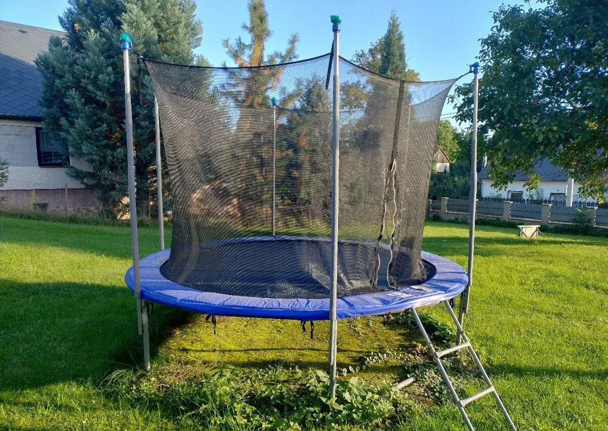 Trampolína 305