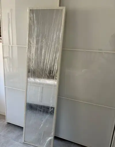 Nástěnné zrcadlo IKEA STAVE (40 × 160 cm)