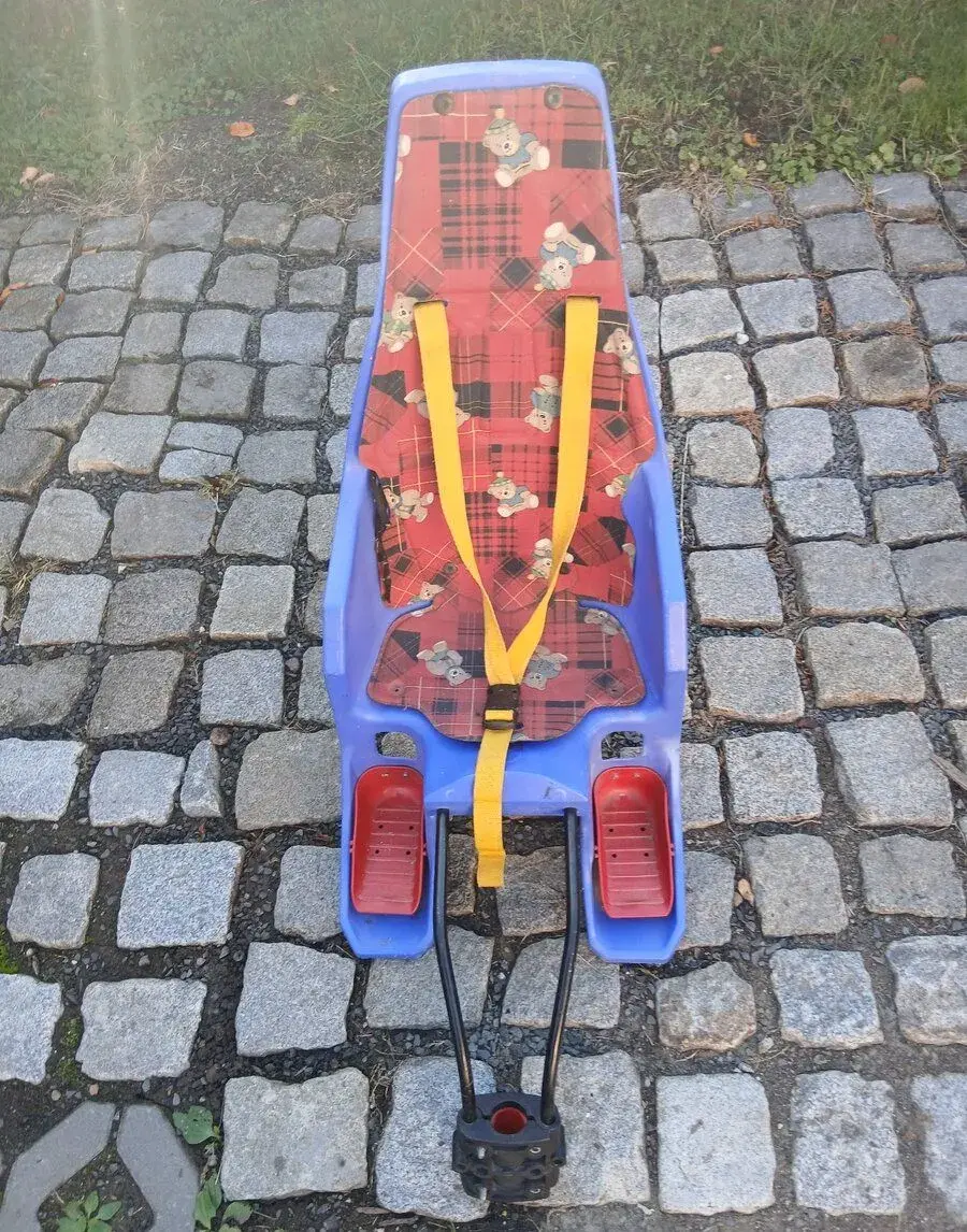 Sedačku na kolo za 350 Kč.
