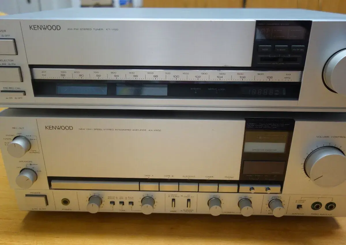 Kenwood KA-2200 a KT-1100