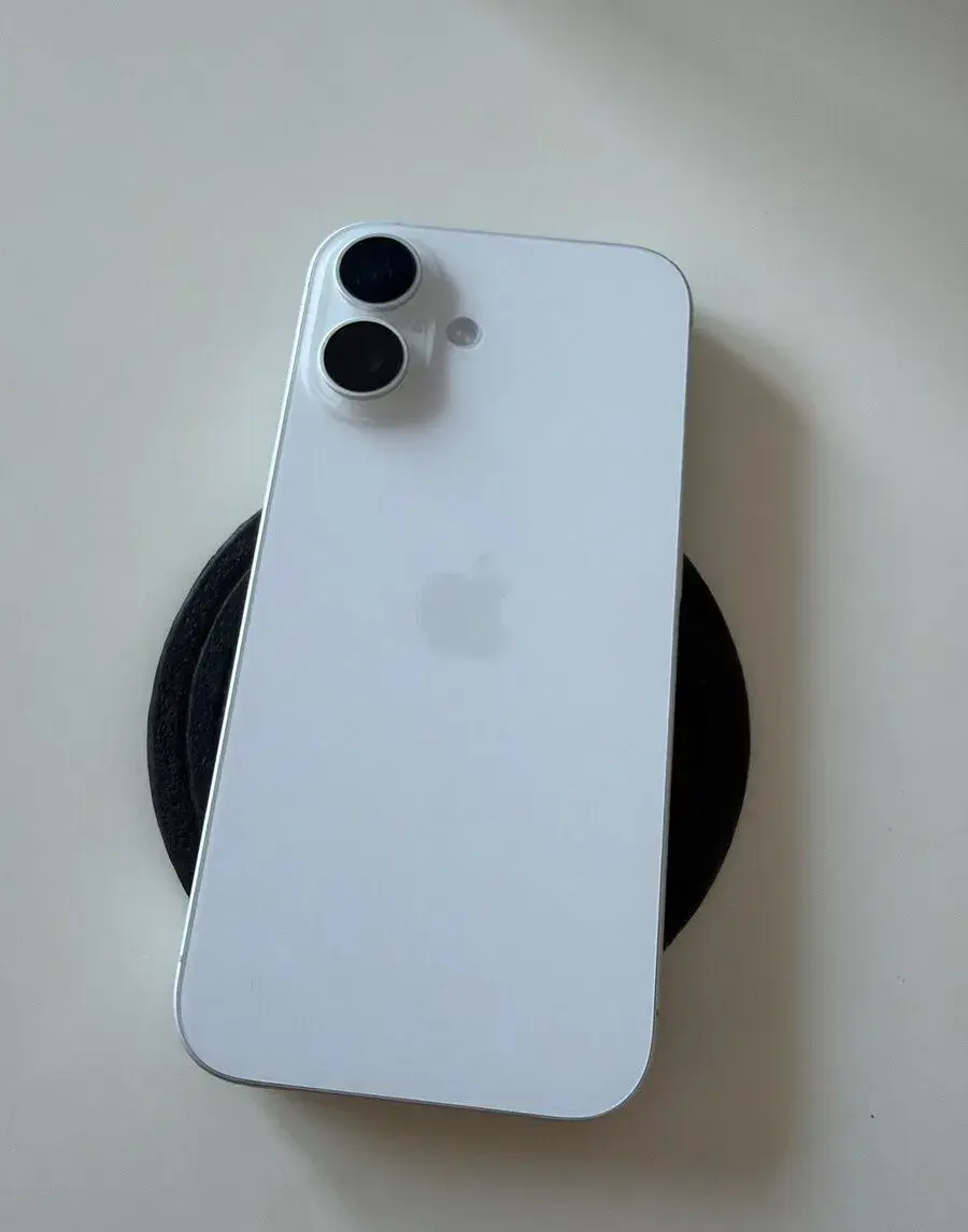 Apple iPhone 16 - 128GB