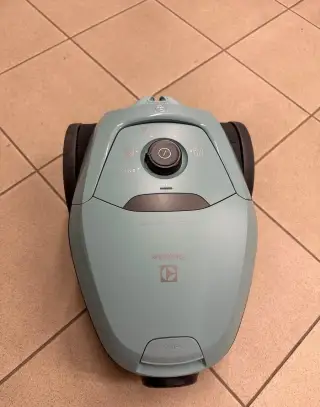 Podlahový vysavač Electrolux Pure D8.2 PD82-4MB modrý