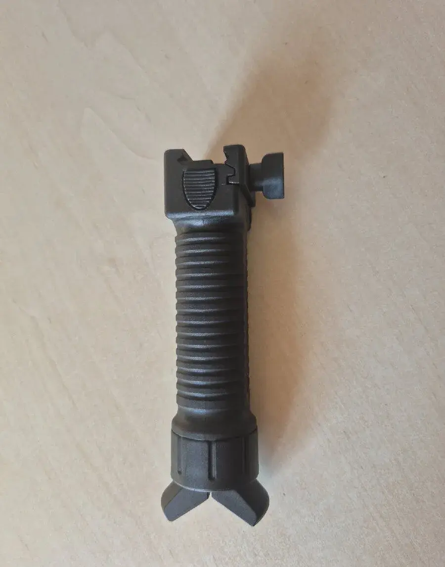 Přední úchyt s bipodem