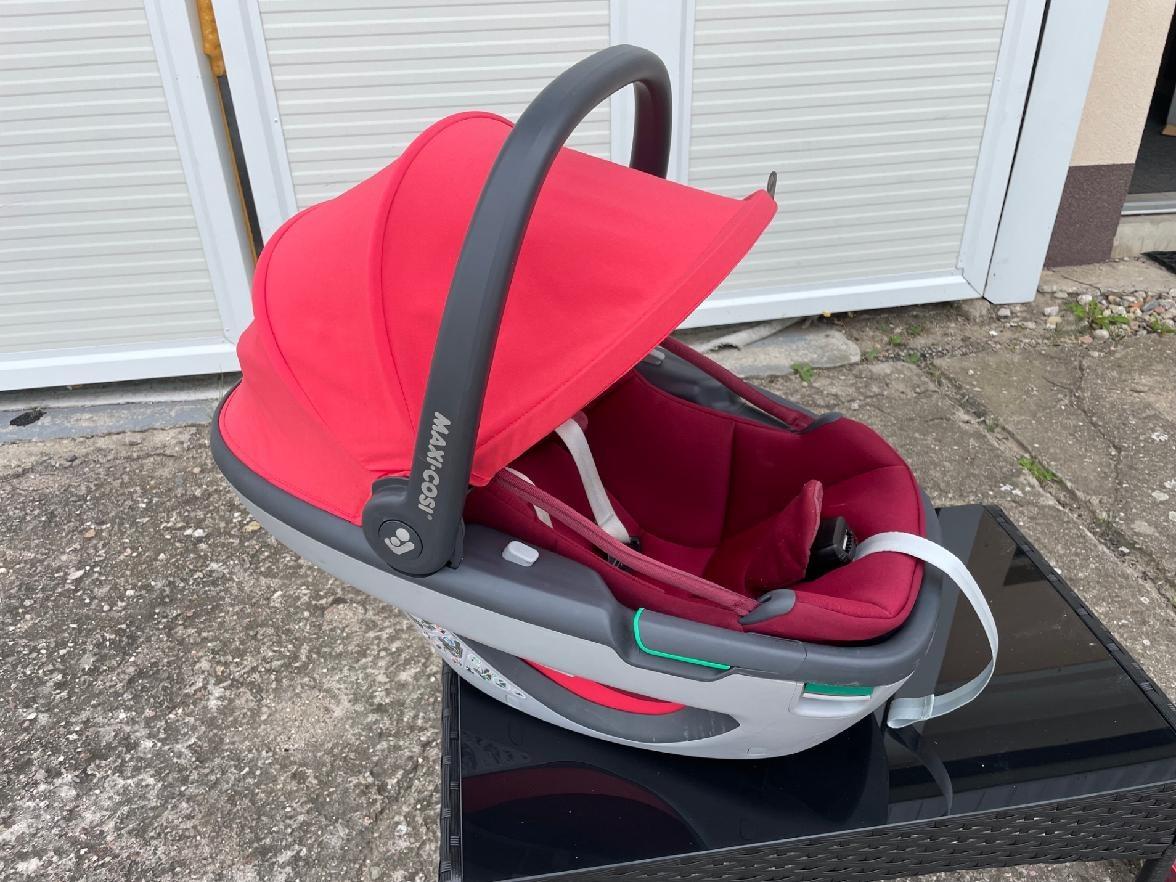 Autosedačka Maxi-Cosi Coral 360 + základna FamilyFix 360