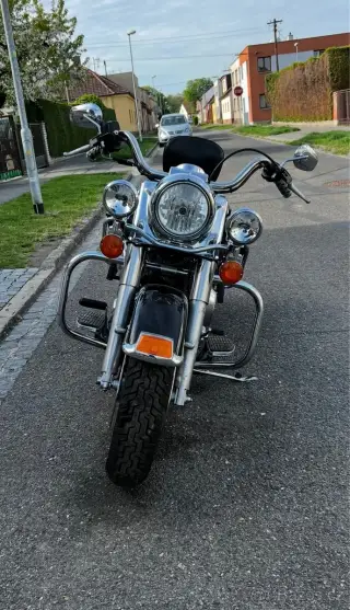 Harley - Davidson, černý Road King 88´ inch.