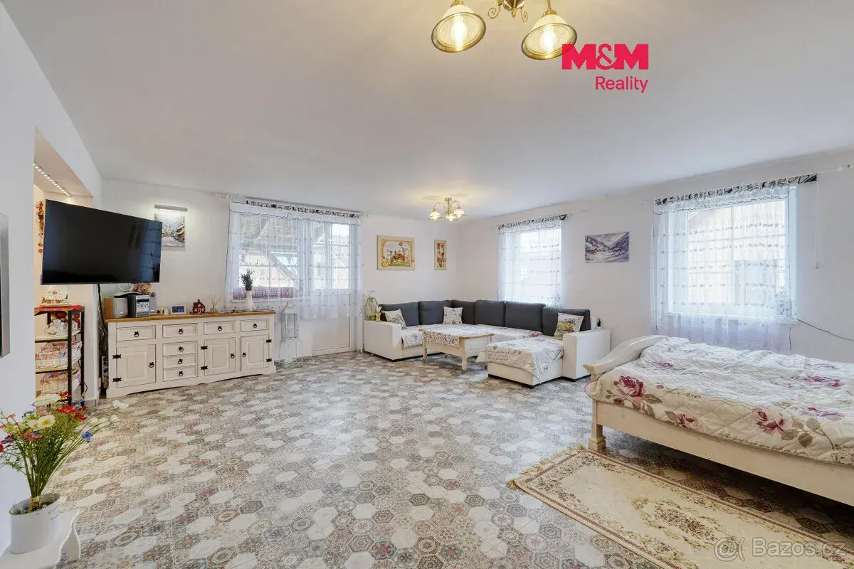 Prodej apartmánového domu - penzionu, 359 m², Strážov
