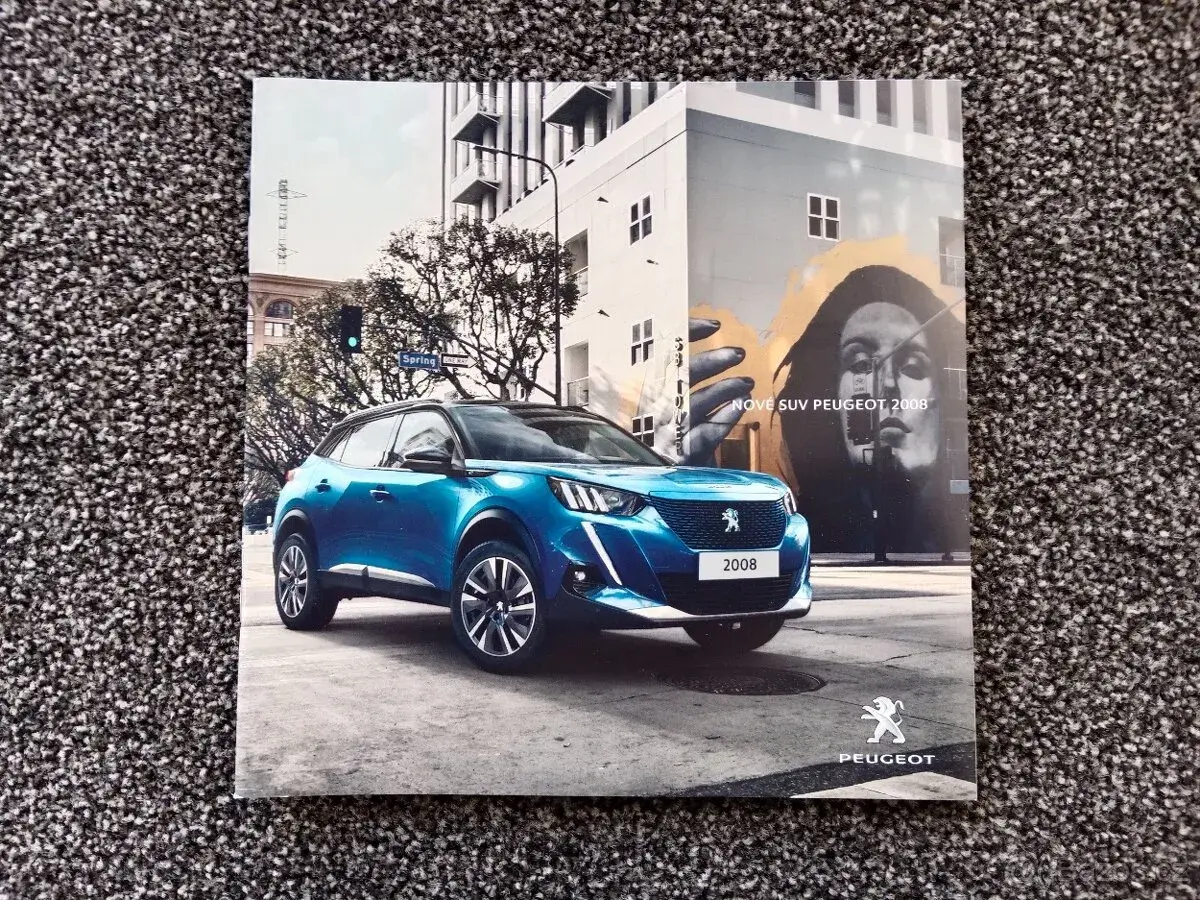 Prospekt Peugeot 2008 / český jazyk / 48 stran