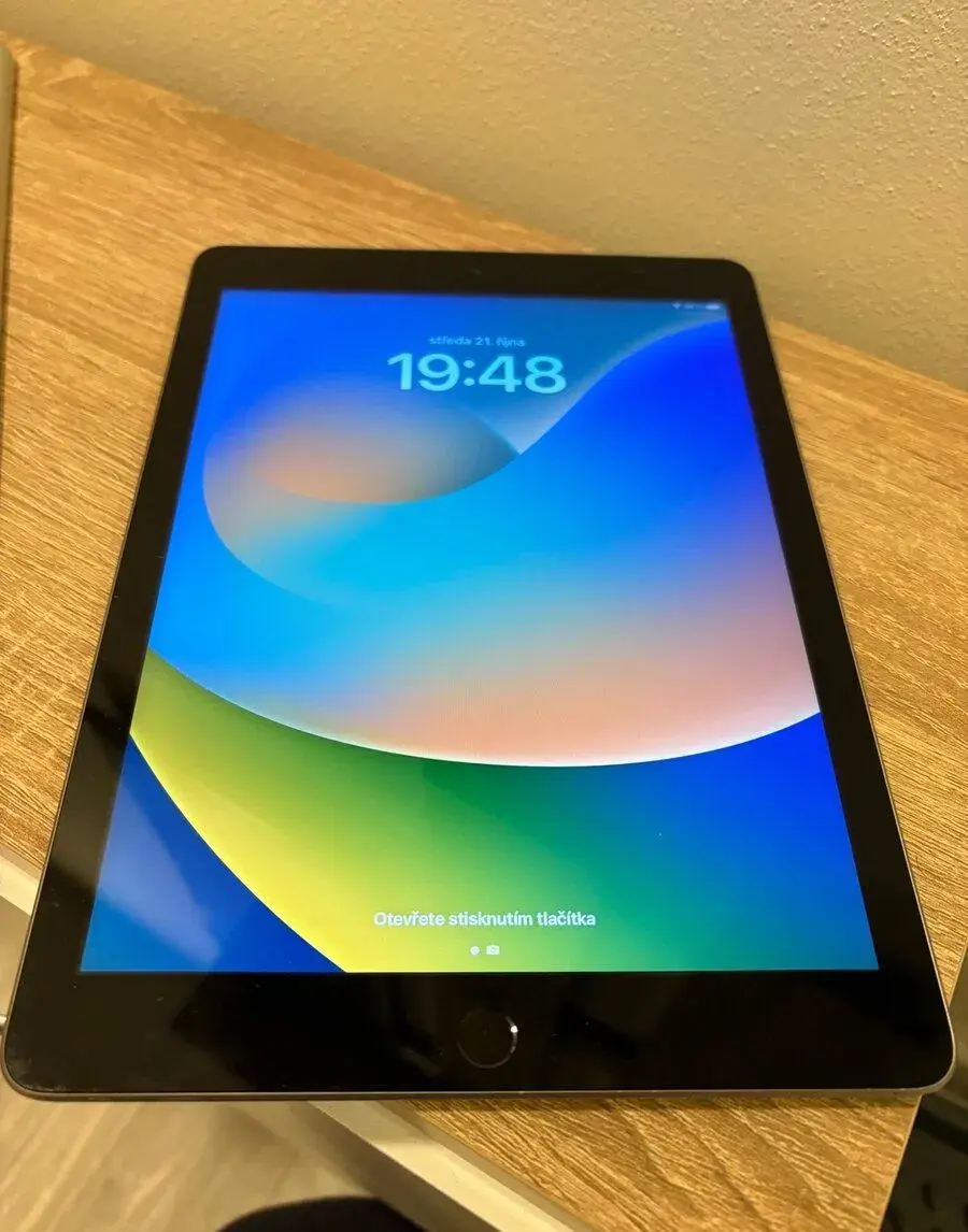 Apple iPad 5th 32GB