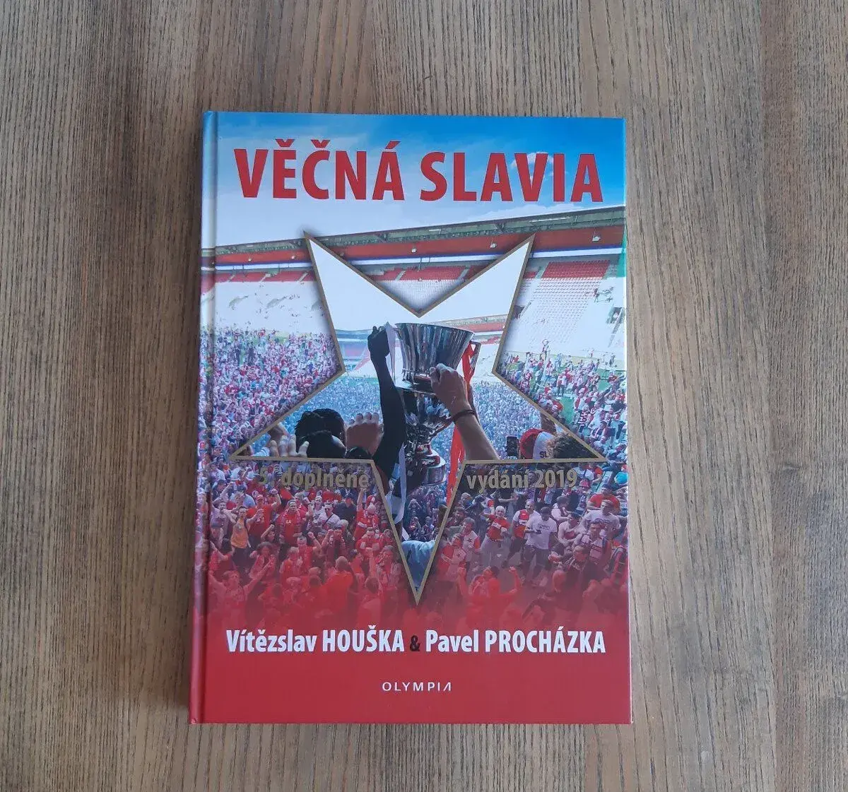 Věčná Slavia - Houška, Procházka