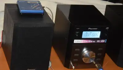 Mikrosystém Pioneer X-EM11 CD, FM RDS,AUX s repro, dálk.ovl