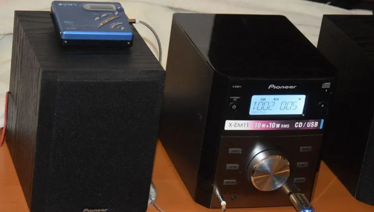 Mikrosystém Pioneer X-EM11 CD, FM RDS,AUX s repro, dálk.ovl