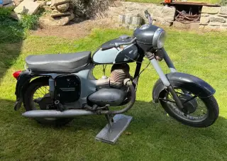 Jawa 250 typ 353 kývačka