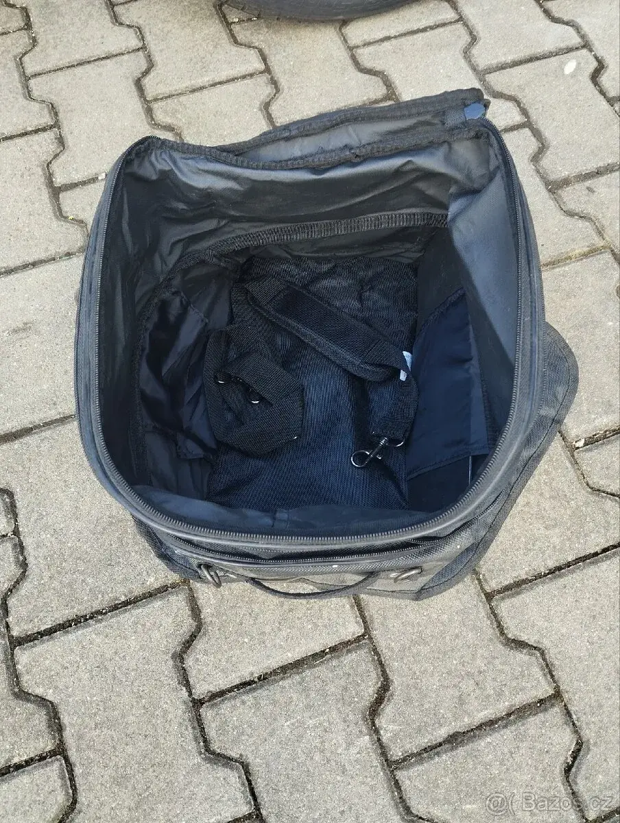 Brašna na nádrž motocyklu