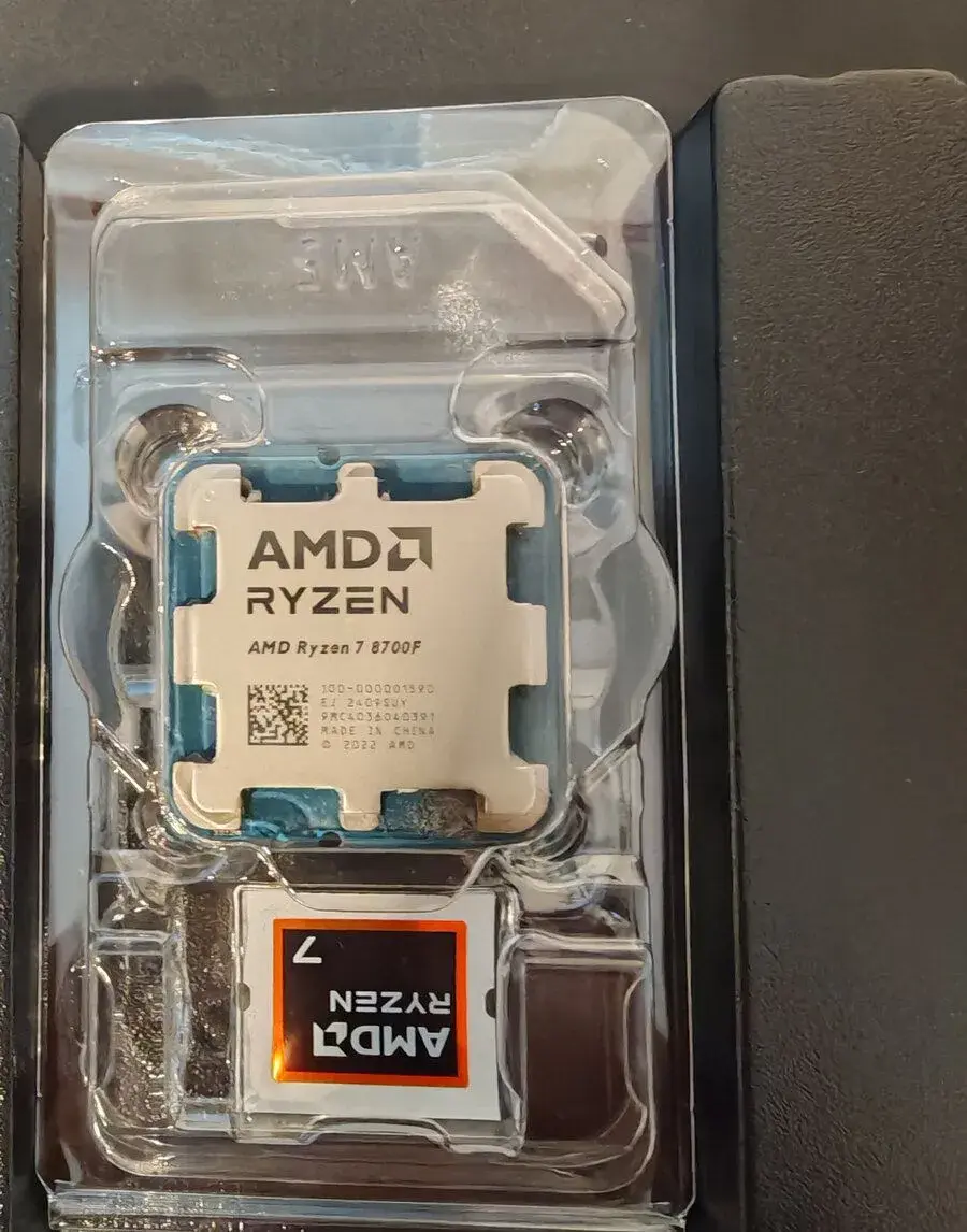 Procesor AMD Ryzen 7 8700F funkční v záruce