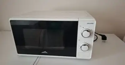 Mikrovlnka Eta