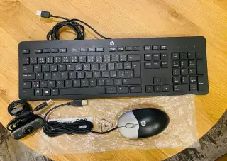Klávesnice, myš, webkamera