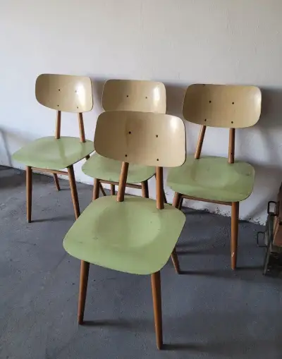 Sada ikonických retro židlí zn. Tatra nábytok