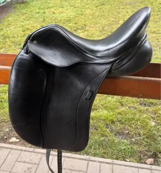 Drezurní sedlo Schleese extra široké