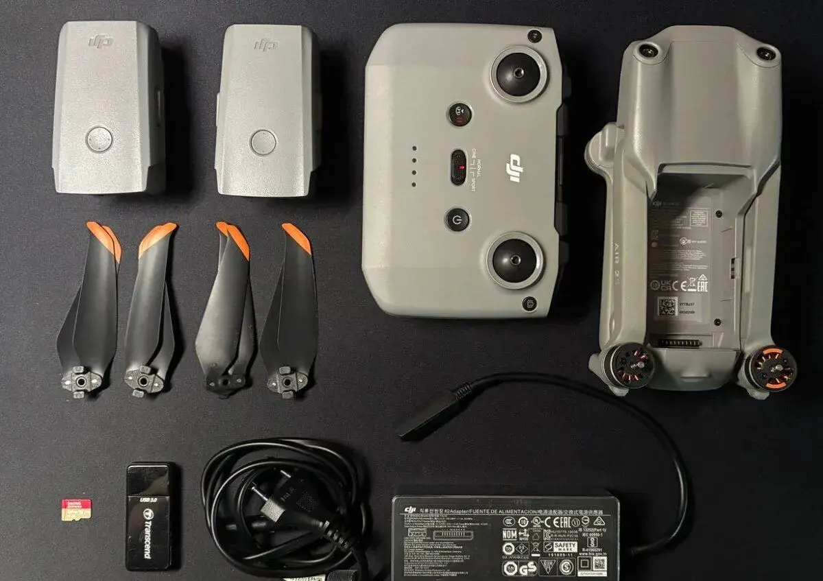 DJI Air 2S: výborný stav, nízký nálet