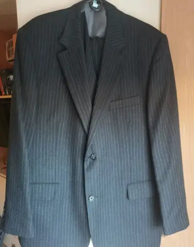 Pánský oblek C&A velký, vel. 30