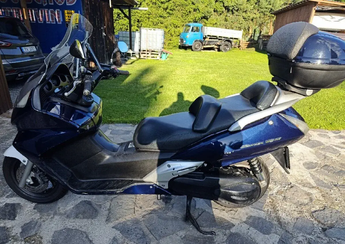 Honda fjs 600