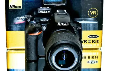 Nikon D5500 + AF-S 18-55mm VR 22 tis expozic STAV